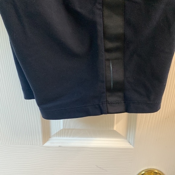 Athleta navy short drawstring waist size small drawstring waist 9” length - Picture 9 of 9
